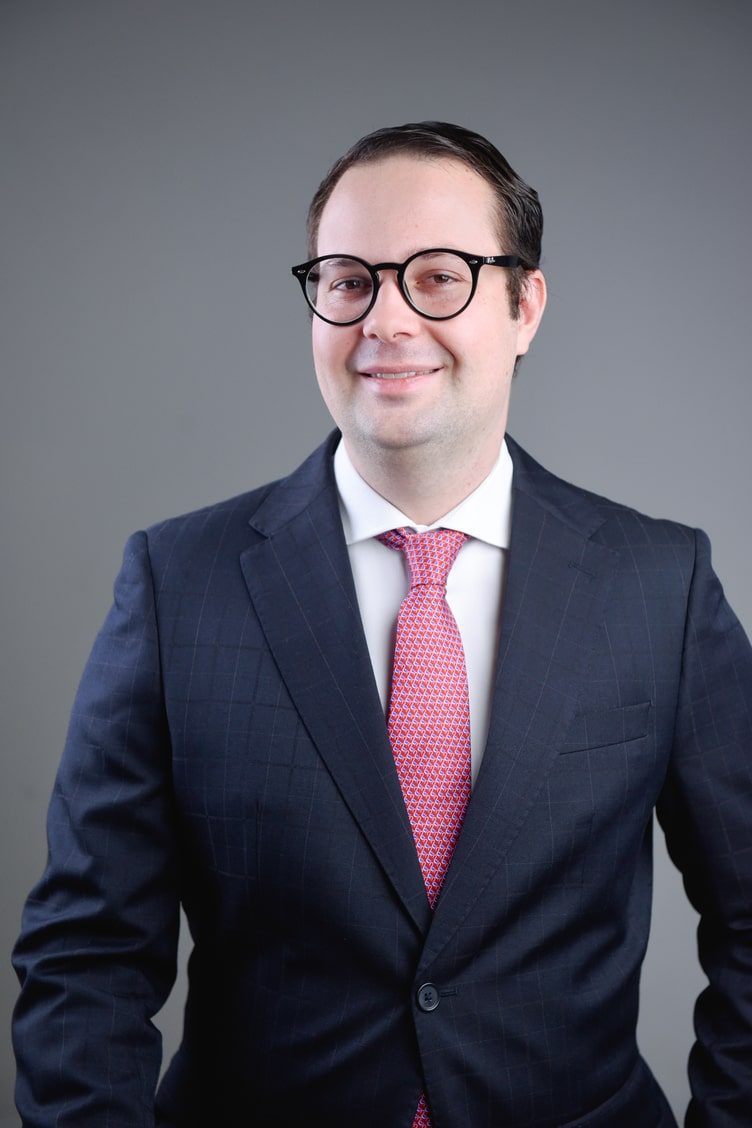 https://advhg.com.br/wp-content/uploads/2025/05/Gabriel-Ramos-Fernandez-•-Areas-de-atuacao-Direito-do-Trabalho-Direito-Previdenciario-Direito-Civil-•-Advogado-com-atuacao-destacada-em-causas-trabalhistas-e-previdenciarias-incluindo-acoes-col.jpg
