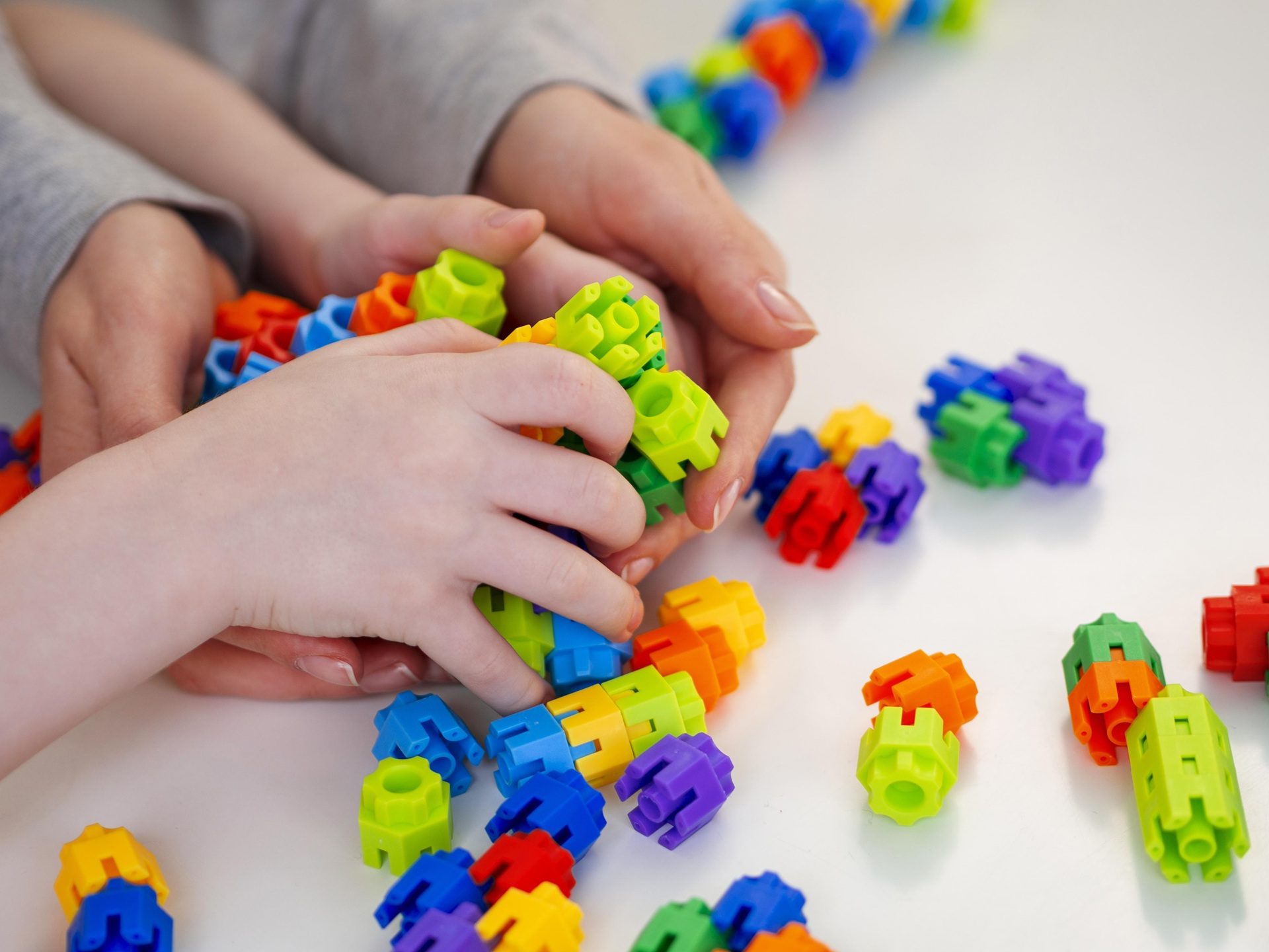 Leia mais sobre o artigo Justiça garante jornada reduzida a mãe de duas crianças com autismo