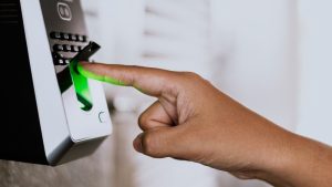 Leia mais sobre o artigo TST mantém justa causa de analista de banco por fraude no ponto eletrônico